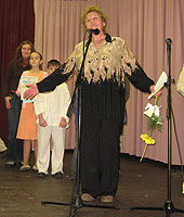  na konci zazpívala s děckama aj Vlasta Grycová ... 11.11.2007 … foto: B. Smetanová 