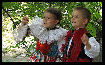  ... Borian ber s seb a zacviuj aj svoje dti  17.8.2008... foto: na III.